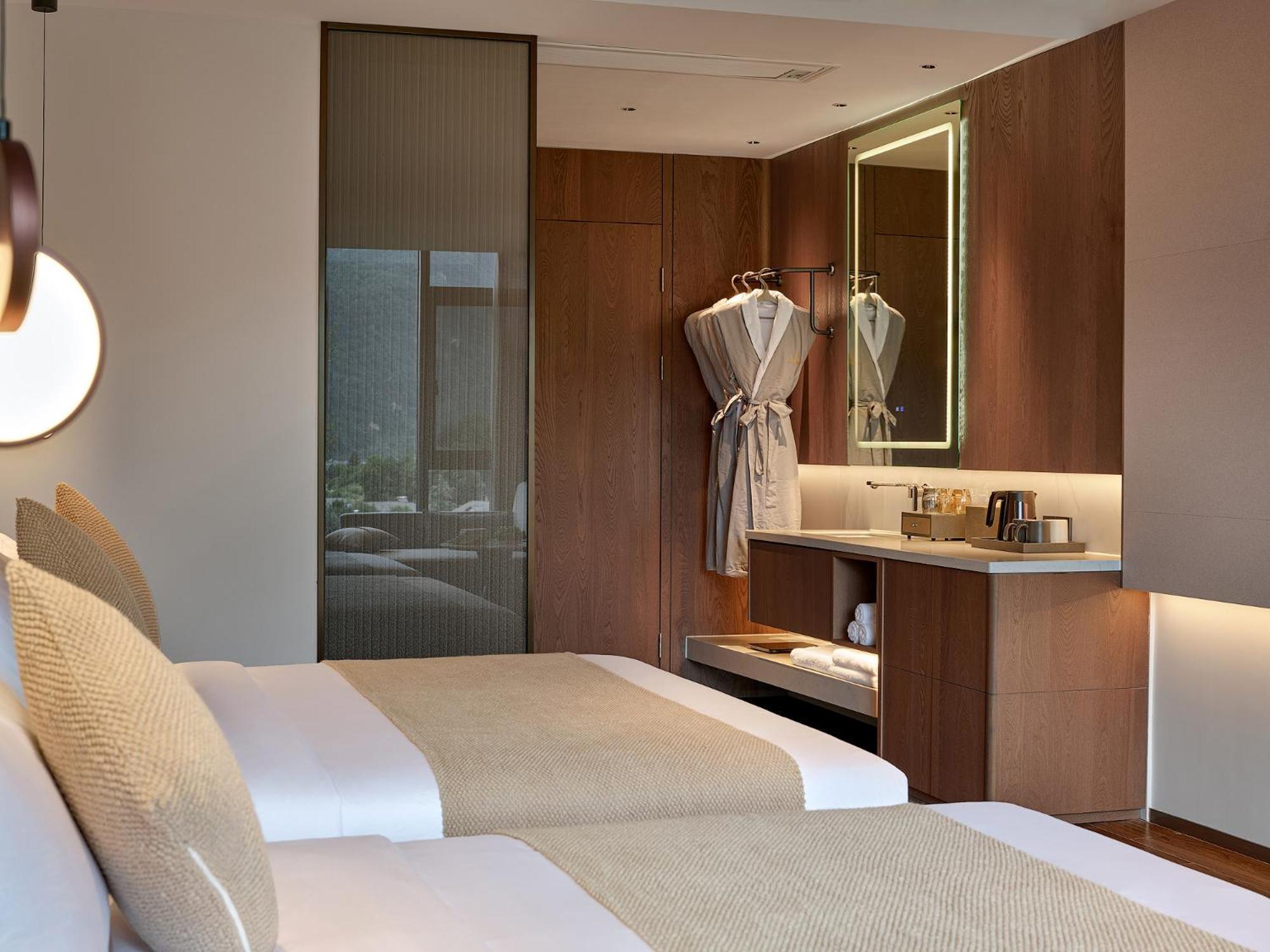 Zhangjiajie Utopia Hotel--Free One Way Pick Up Service Over 2 Nights ภายนอก รูปภาพ