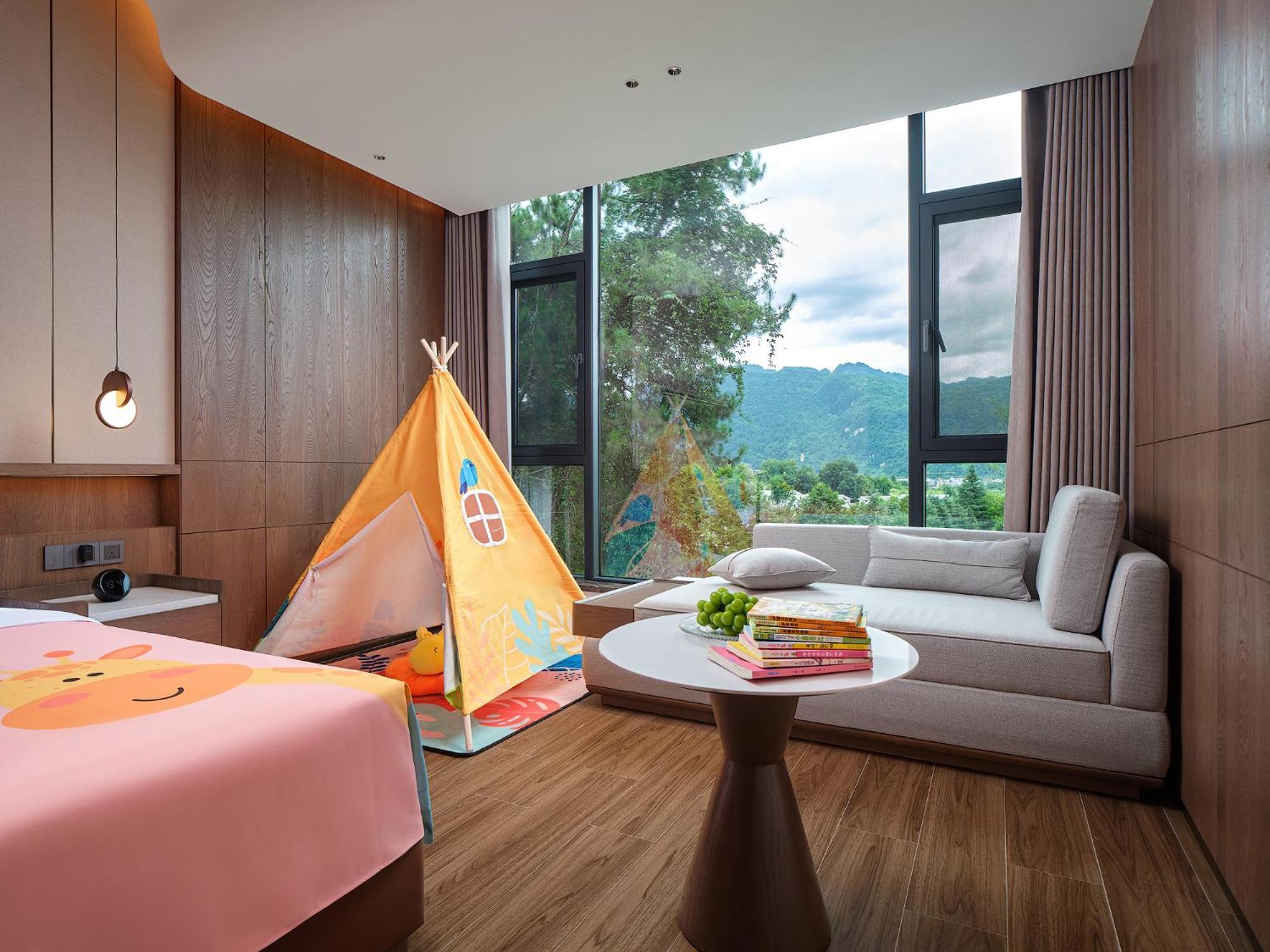 Zhangjiajie Utopia Hotel--Free One Way Pick Up Service Over 2 Nights ภายนอก รูปภาพ