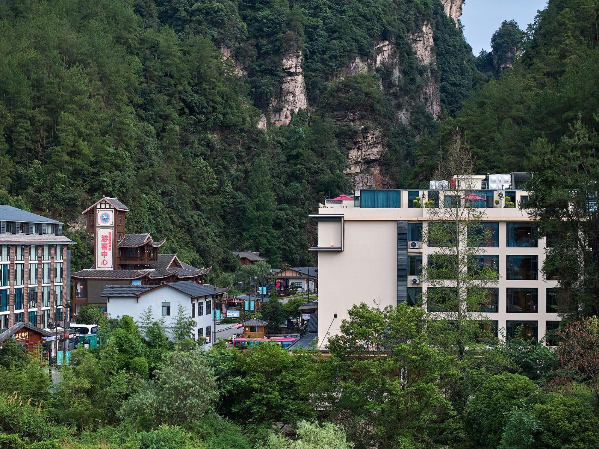Zhangjiajie Utopia Hotel--Free One Way Pick Up Service Over 2 Nights ภายนอก รูปภาพ