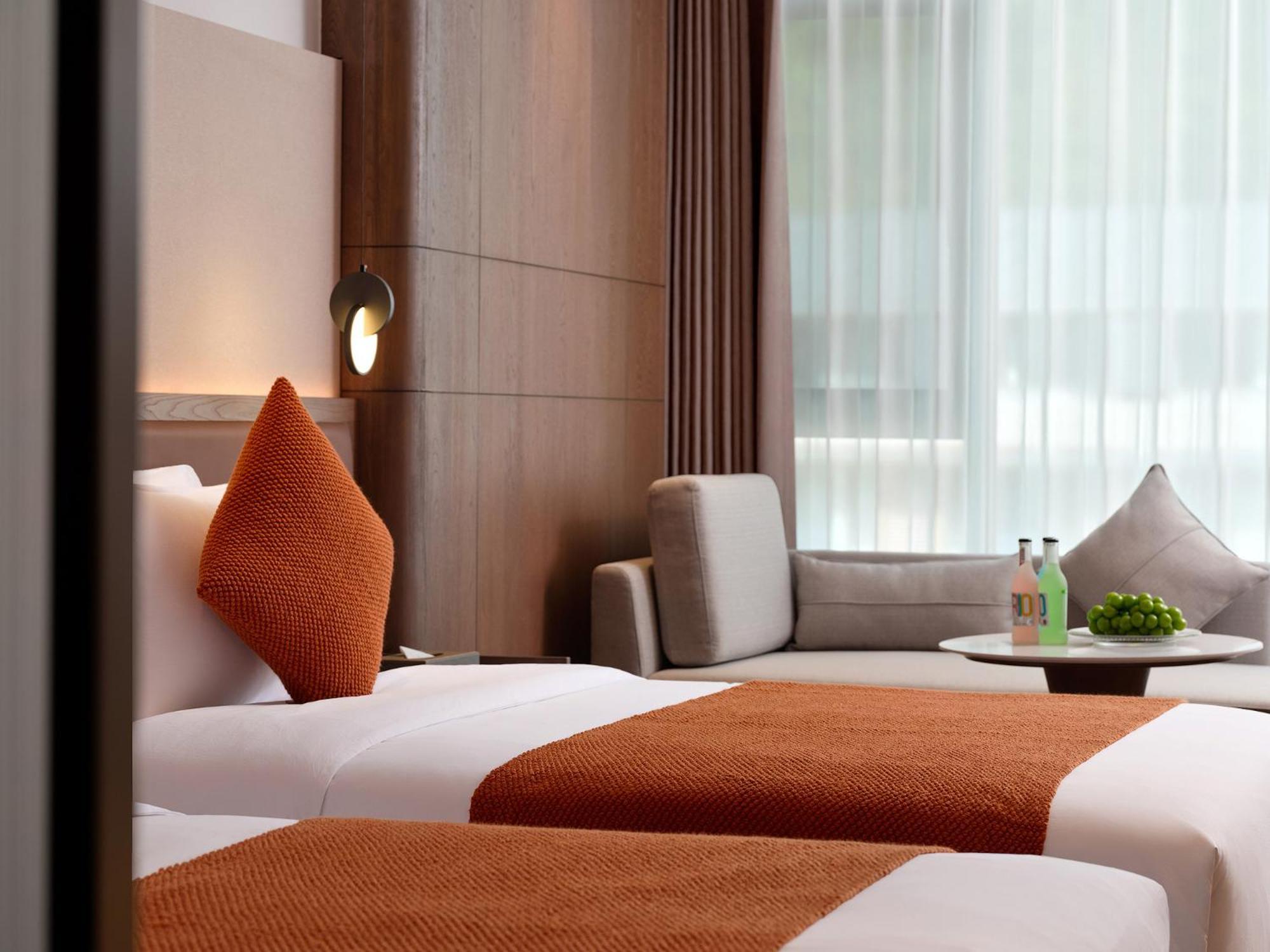 Zhangjiajie Utopia Hotel--Free One Way Pick Up Service Over 2 Nights ภายนอก รูปภาพ